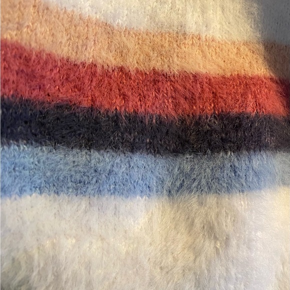 Abercrombie Kids 15/16 Girl Fuzzy Soft Stripped - Picture 8 of 10